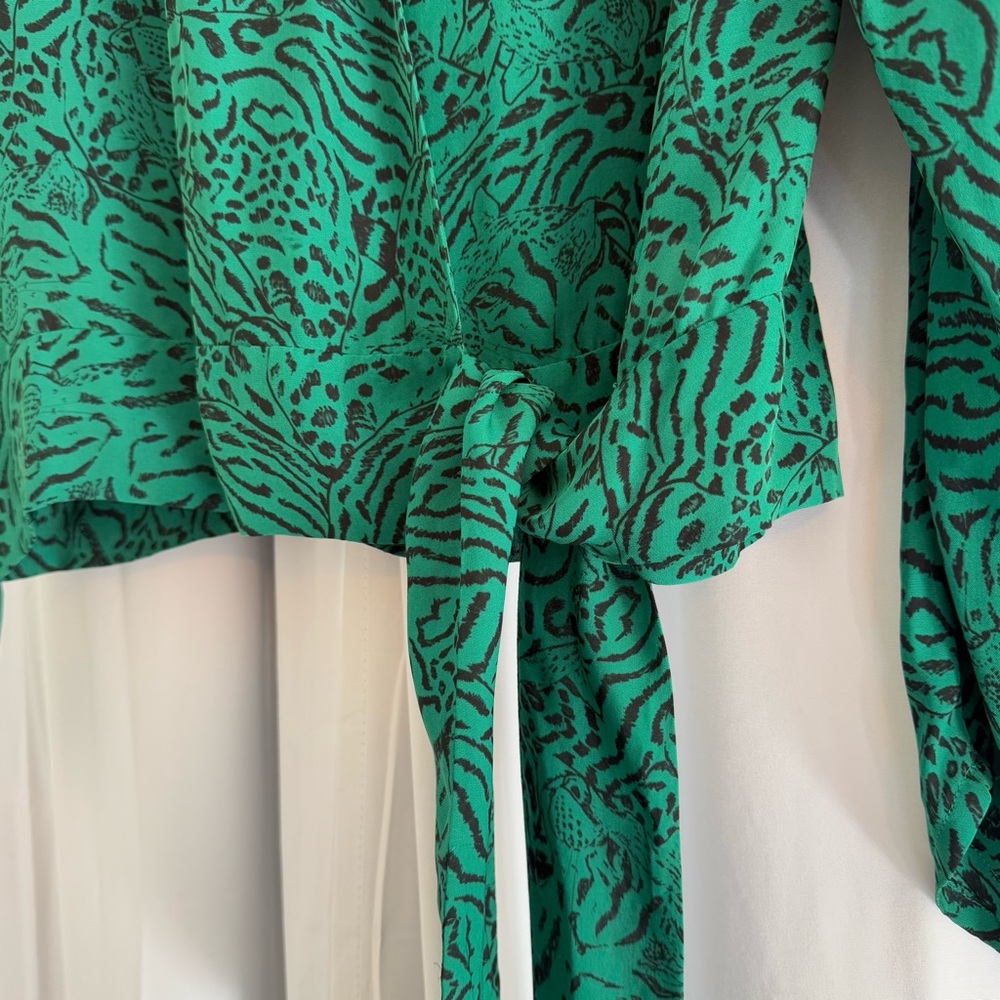 Silk Blend Animal Print Wrap Blouse Green Small Silk Blend - Picture 4 of 11